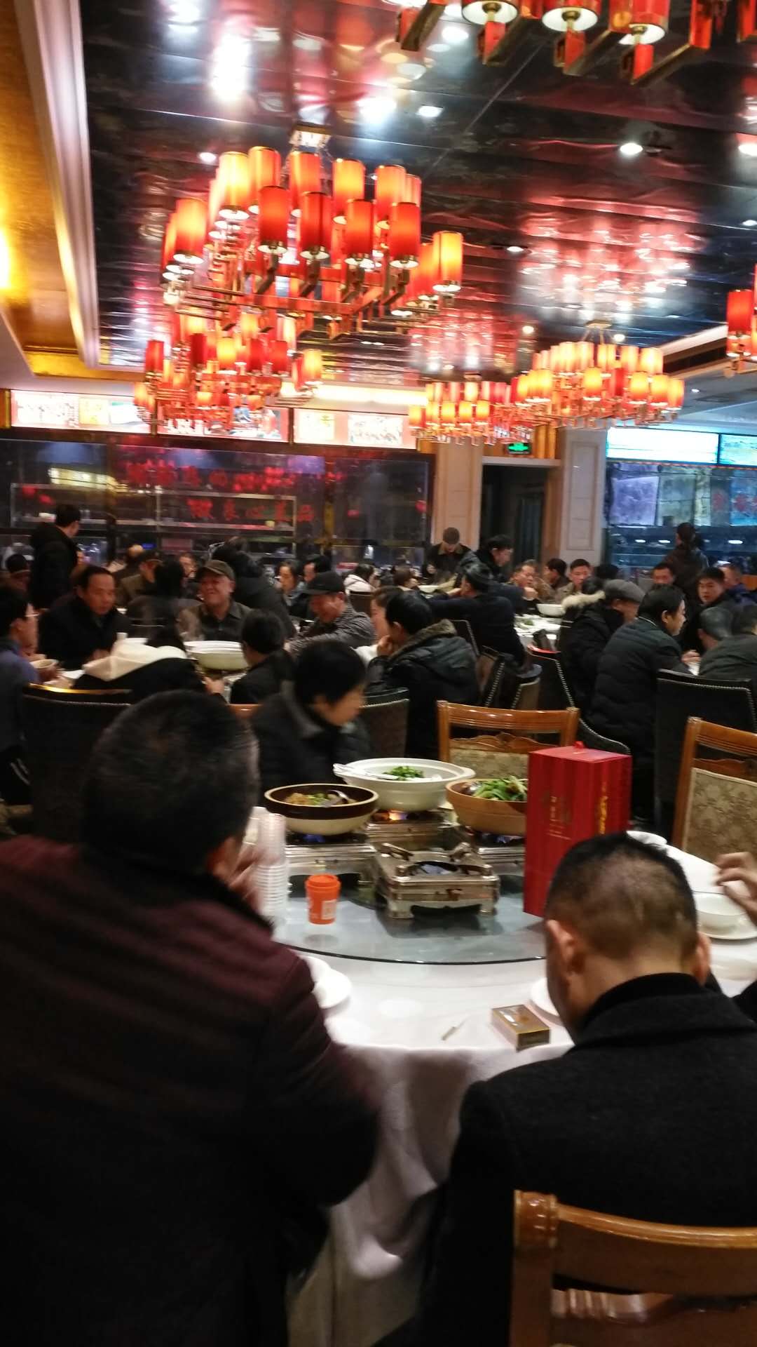 常德市康都物業(yè)服務(wù)有限公司,常德保安服務(wù)公司,保潔服務(wù),綠化服務(wù),搬運(yùn)服務(wù),墻外高空清洗服務(wù)