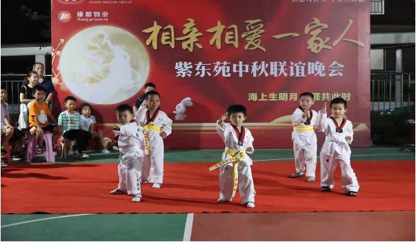 常德市康都物業(yè)服務有限公司,常德保安服務公司,保潔服務,墻外高空清洗服務 常德市康都物業(yè)服務有限公司,常德保安服務公司,保潔服務,墻外高空清洗服務